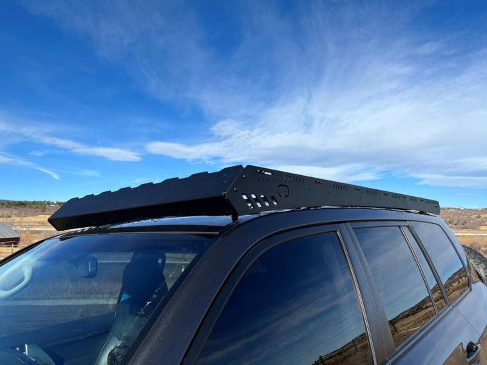 upTOP Overland Bravo Land Cruiser 200 Roof Rack With Wind Deflector