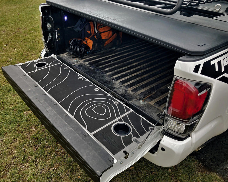 BillieBars Custom Tailgate Cover With Cup Holders