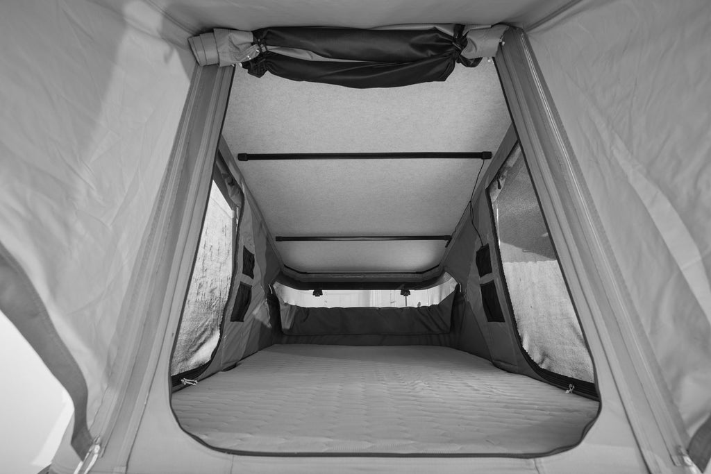 Thule Widesky spacious bright interior with panoramic doors