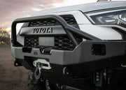 Close up of the Prerunner Bull Bar on the Backwoods Adventure Mods Hi-Lite Overland Hybrid off road 5th Gen Toyota 4Runner Front Bumper