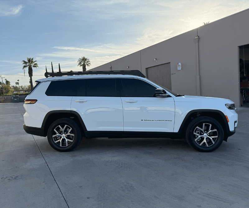 Original Prinsu Jeep Grand Cherokee L roof rack T-slot crossbar detail