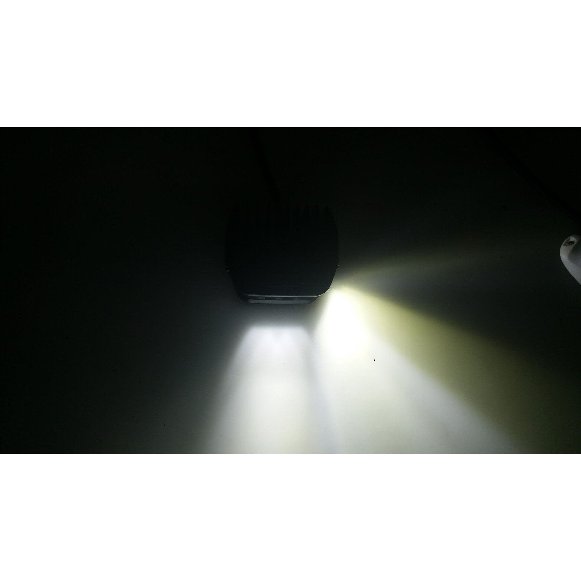 Cali Raised side projecting LED pod beam pattern diagram showing wide side directed light spread