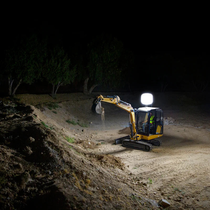 Image showing the SeeDevil 800 Watt Balloon Light Kit - New G3 Series being used to light up a construction site