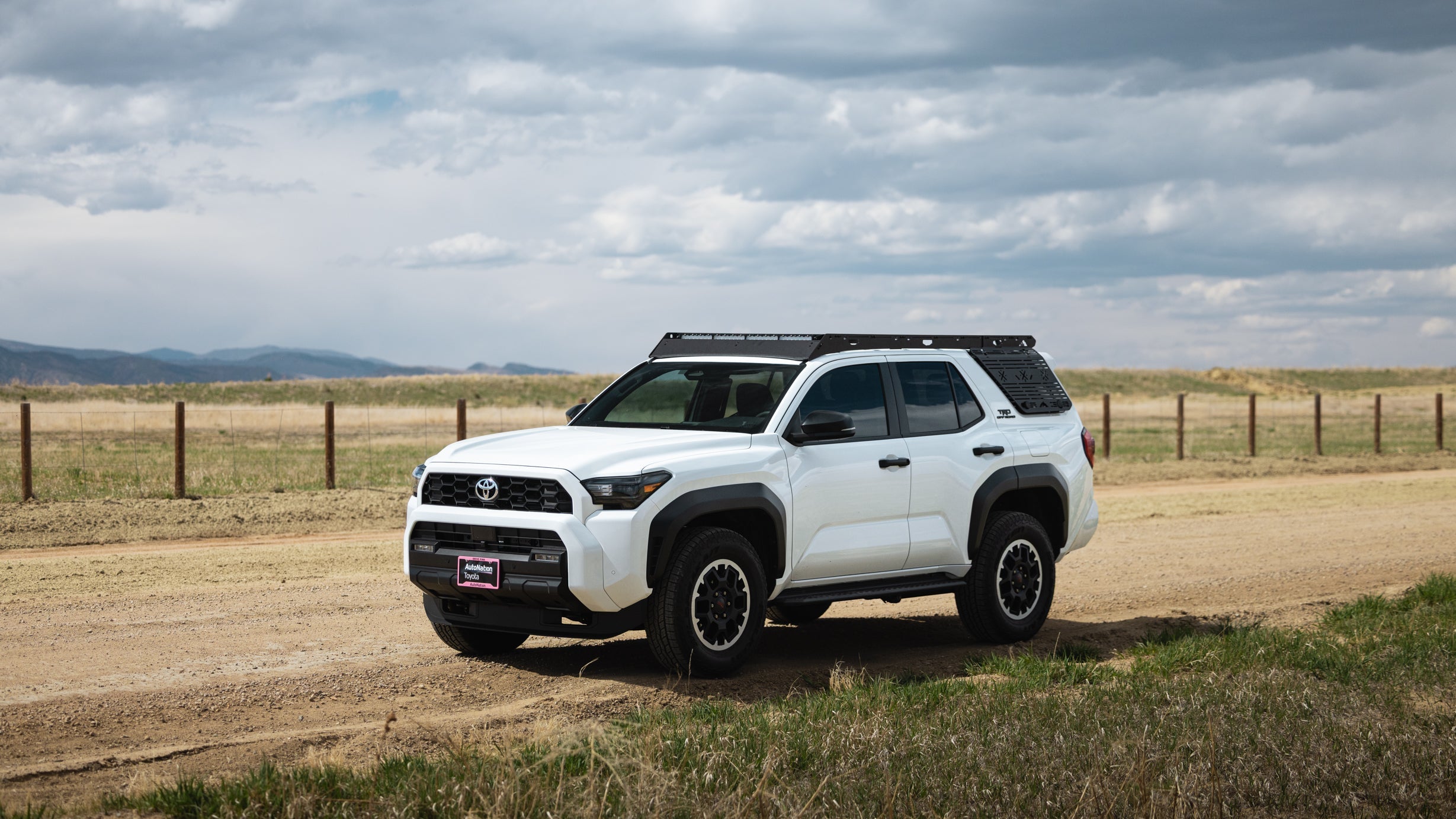 The Capitol rack on white 4Runner right side