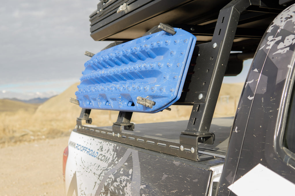 Modular tonneau adapter kit on pickup right side