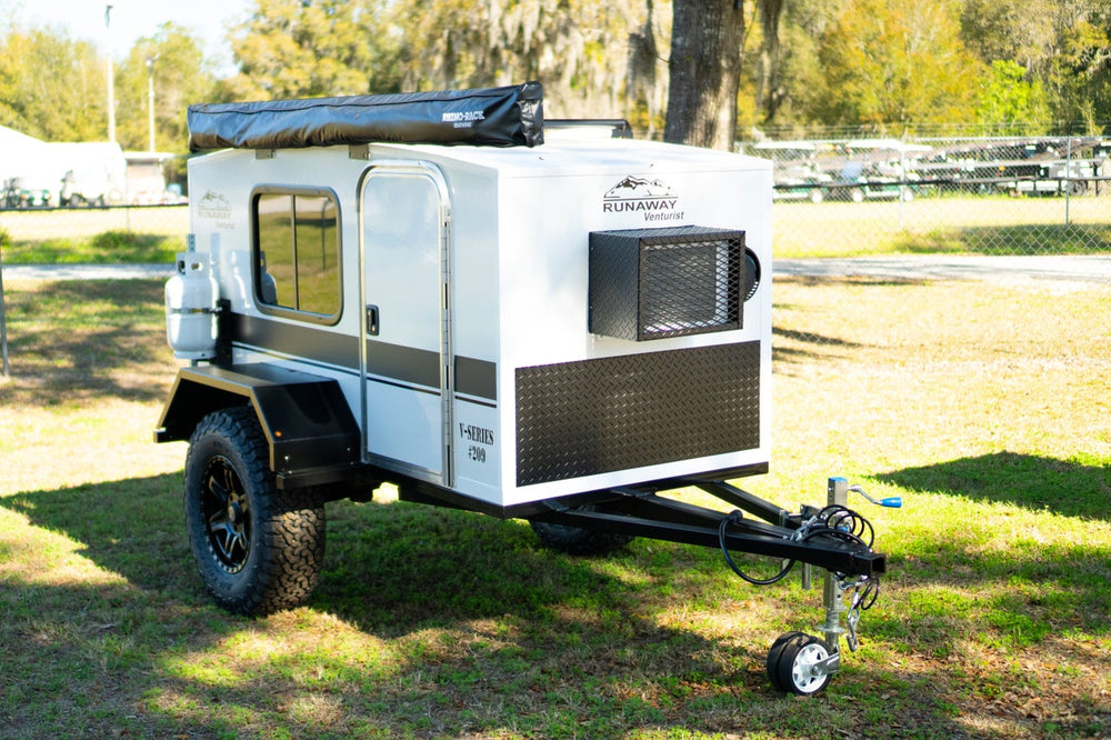 Venturist trailer with awning
