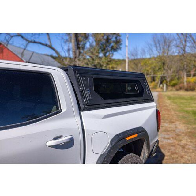 Alu-Cab Chevy Colorado/GMC Canyon Contour Canopy With Side Windows Close Up