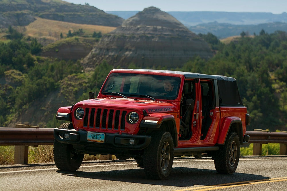 Front View Of The Installed Jeep Fas-Top Solo Soft Truck Topper