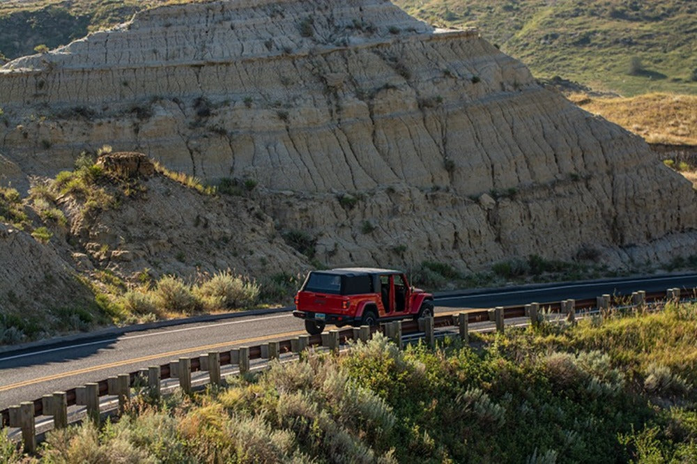 Fas-Top Traveler Truck Tonneau & Topper For Jeep