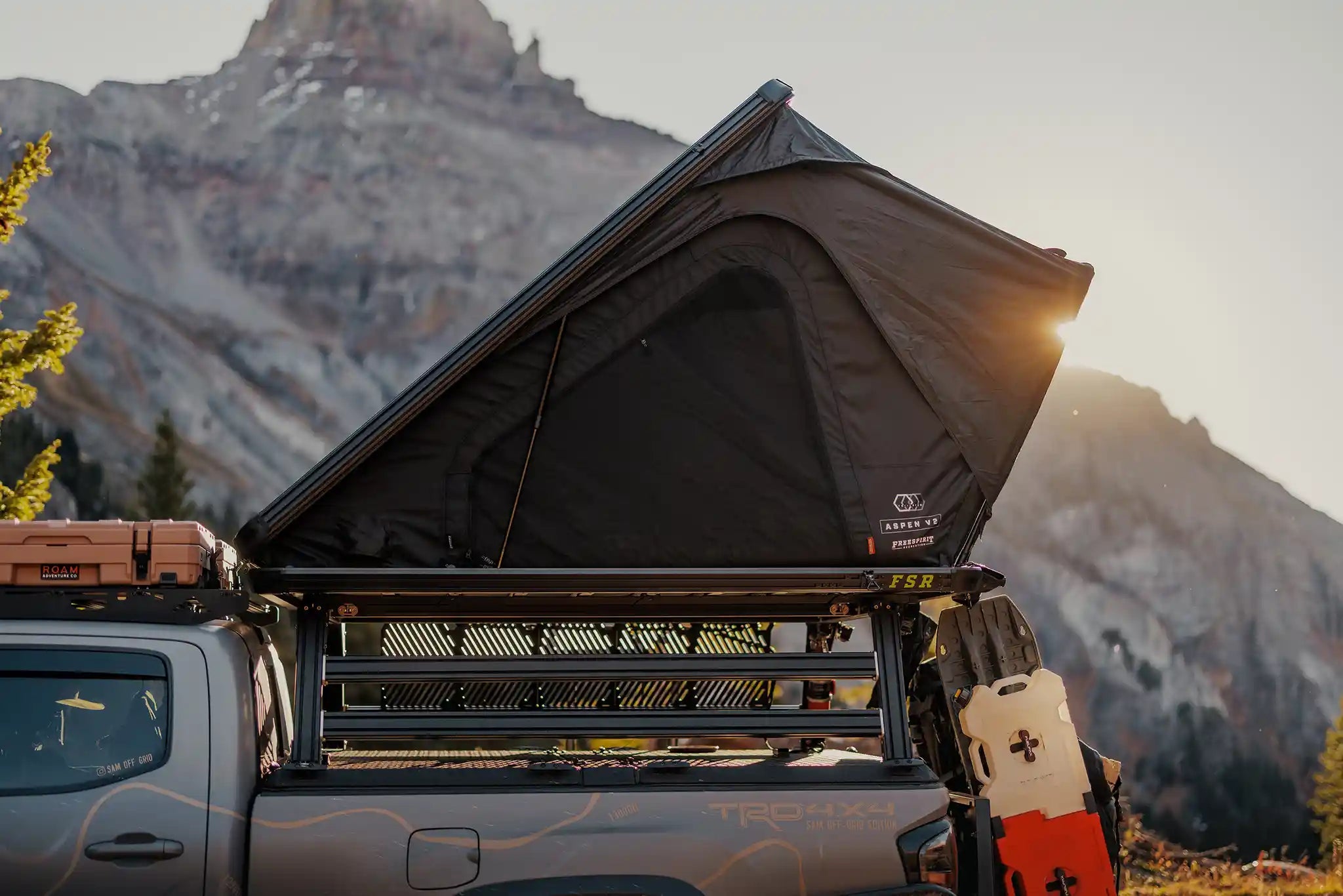Free Spirit Recreation FSR Aspen Pro XL Rooftop Tent