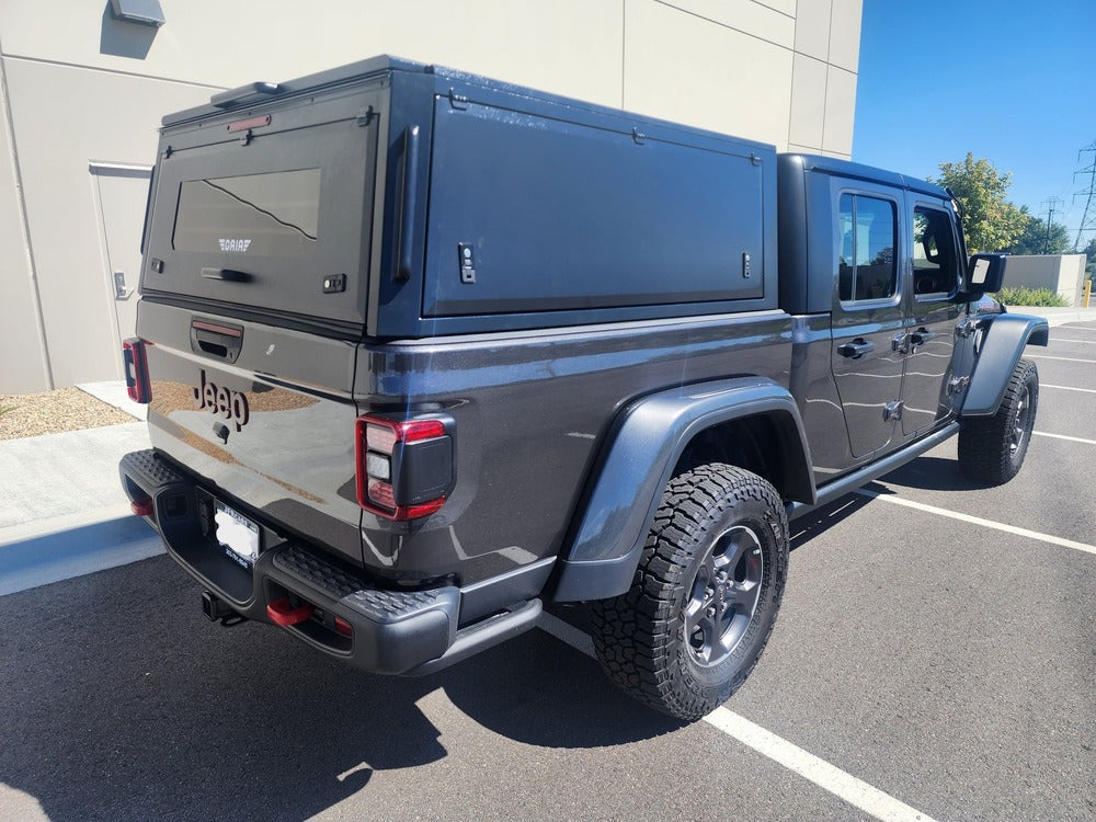 GAIA Campers Jeep Gladiator Truck Cap With Closed Doors
