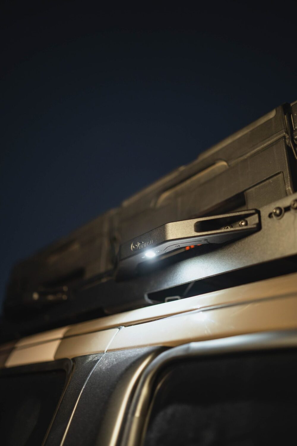 Prinsu Summit Handles With Lights Mounted On A Roof Rack