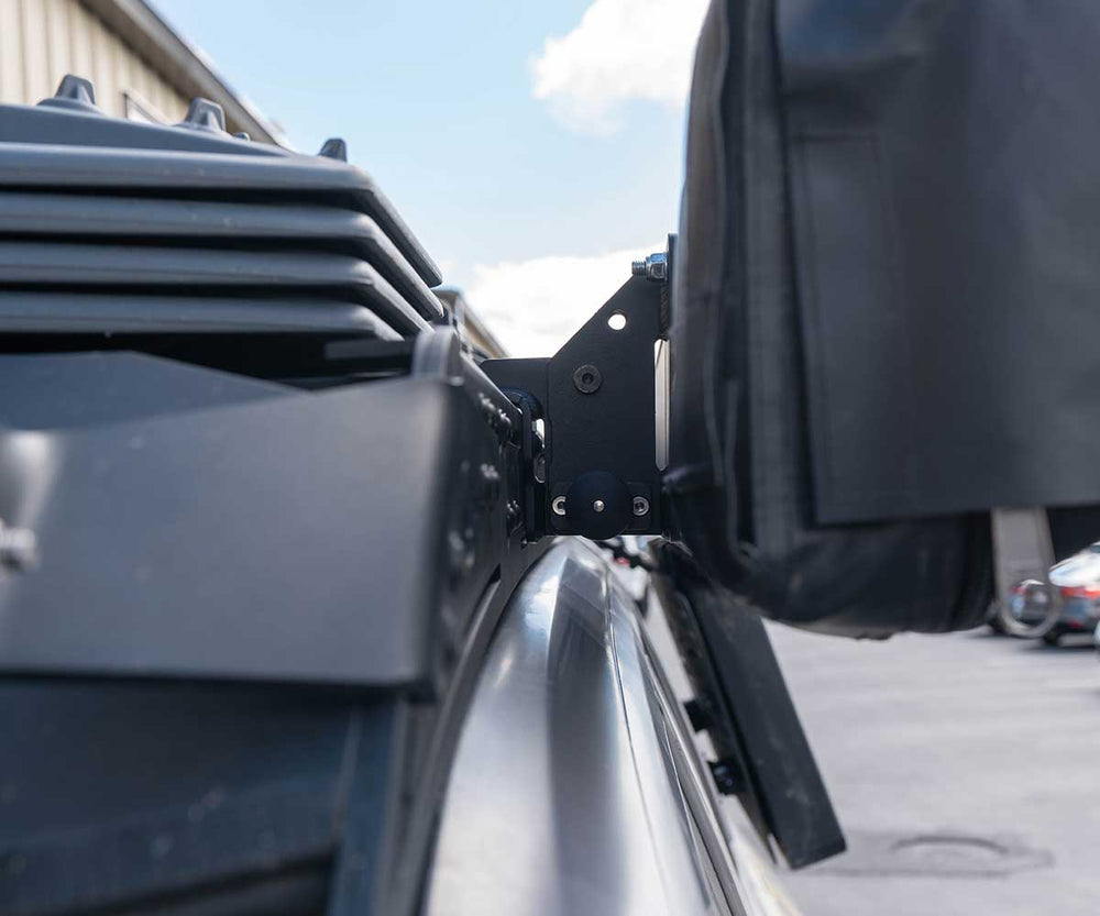 270 degree awning mounted via Prinsu Quick Release Awning Mount 2.0
