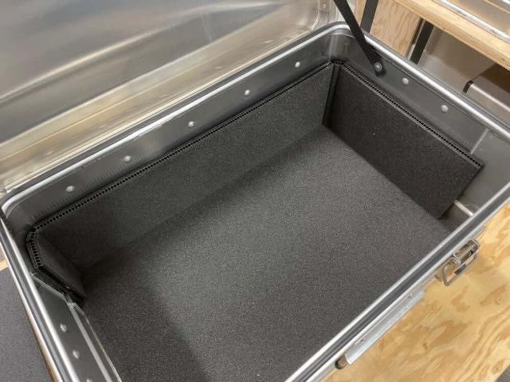 Alu-Box RuumX Case Divider System Installed