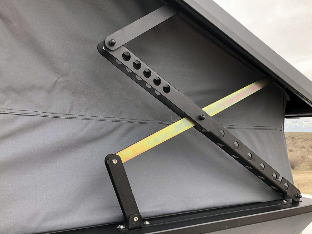 Eezi Awn Stealth 2 - 3 Person Aluminum Hardshell Roof Top Tent Close Up