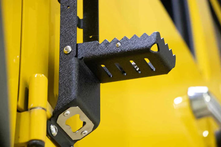 Jeep Wrangler and Gladiator Fishbone Door Mounted Step Rugged Traction