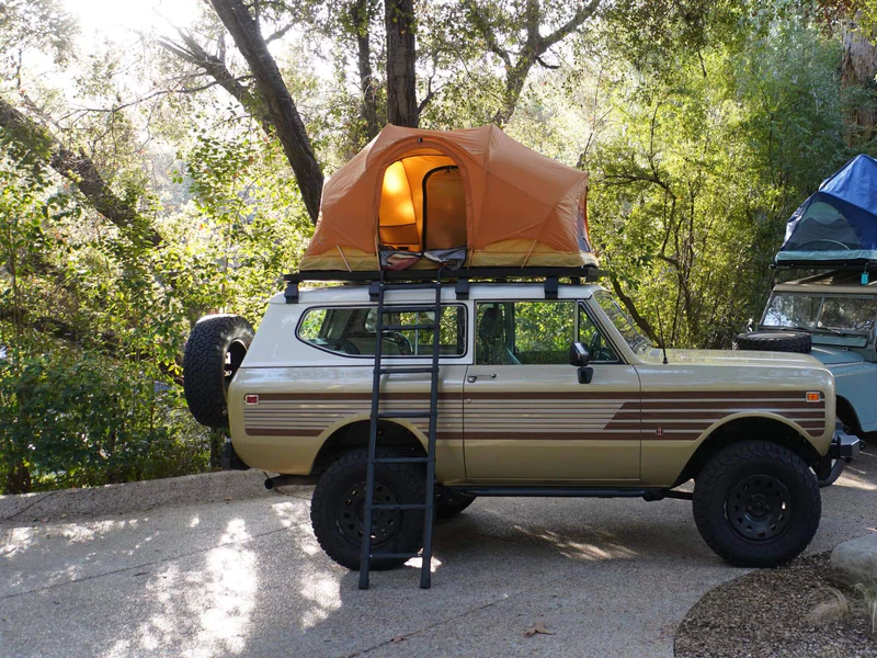 Rev Tent Element C6 Outdoor Installed on a Roof Rack