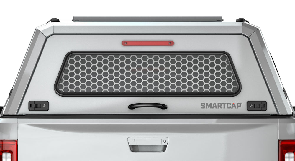 Third brake light integrated with SmartCap EVOc Commercial for Chevy Colorado/Silverado