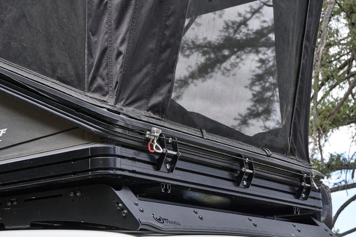 Mesh Window Of The Tuff Stuff Alpine SixtyOne Aluminum Shell Roof Top Tent