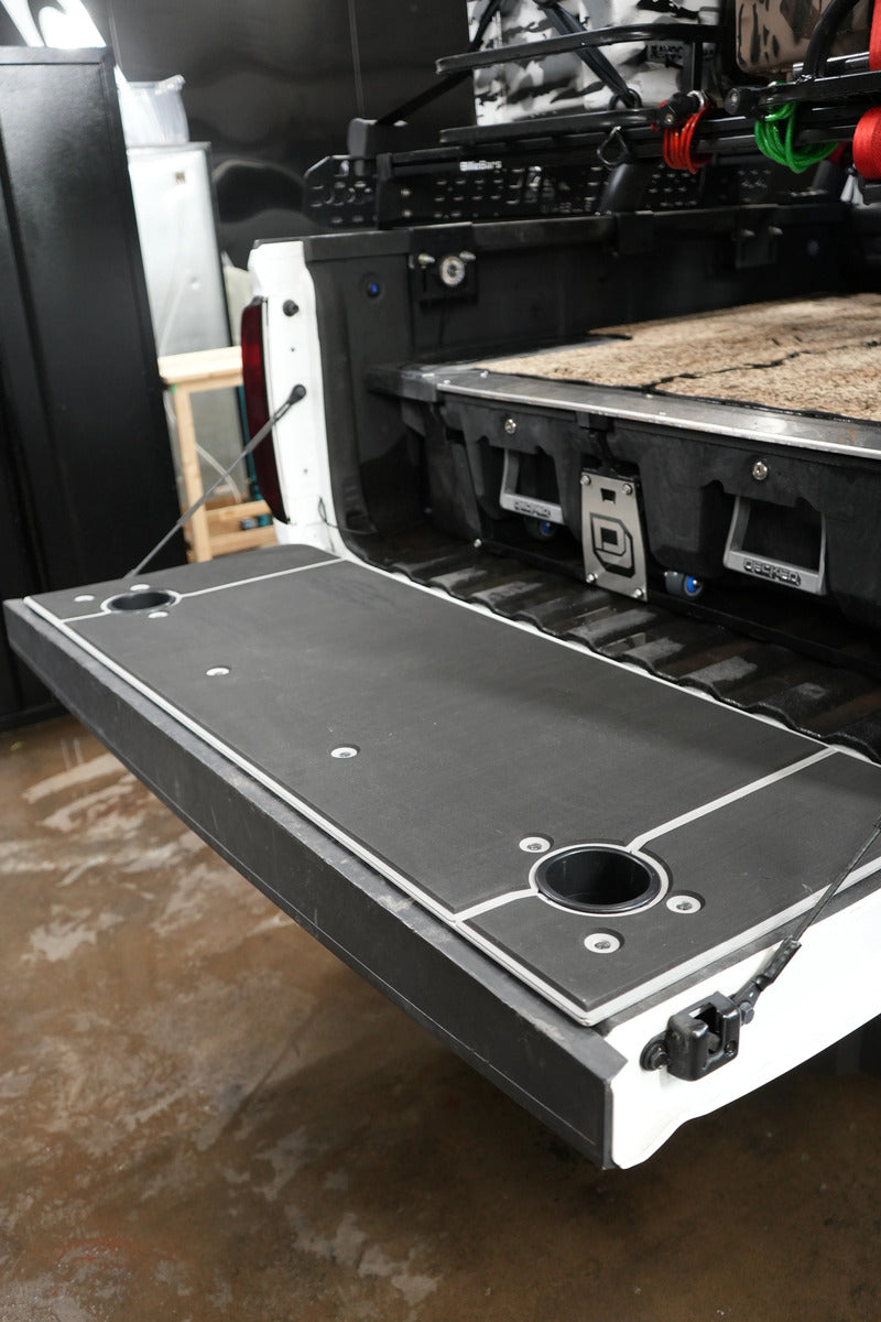 BillieBars Colorado & Canyon Tailgate Cover With Cup Holders