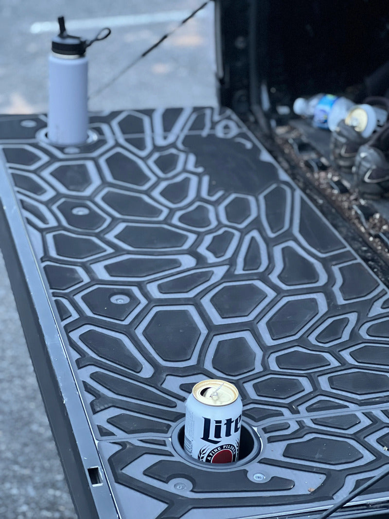 Custom Pattern On The BillieBars Tailgate Cover