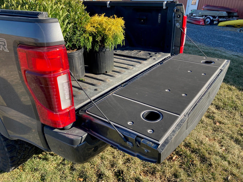 BillieBars F250 & F350 Superduty Tailgate Cover Mounted On A Truck Tailgate