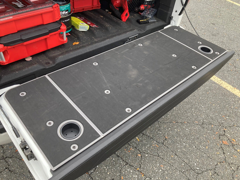 BillieBars Nissan Frontier Tailgate Cover With Integrated Cup Holders