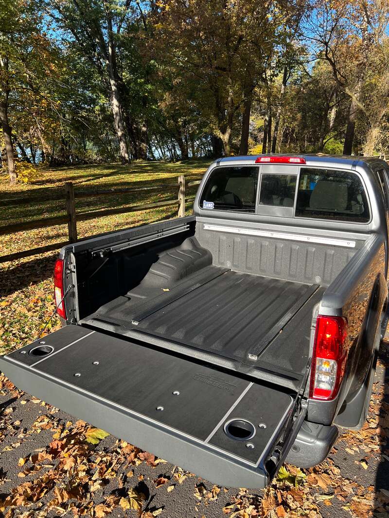 BillieBars Nissan  Frontier Tailgate Cover 