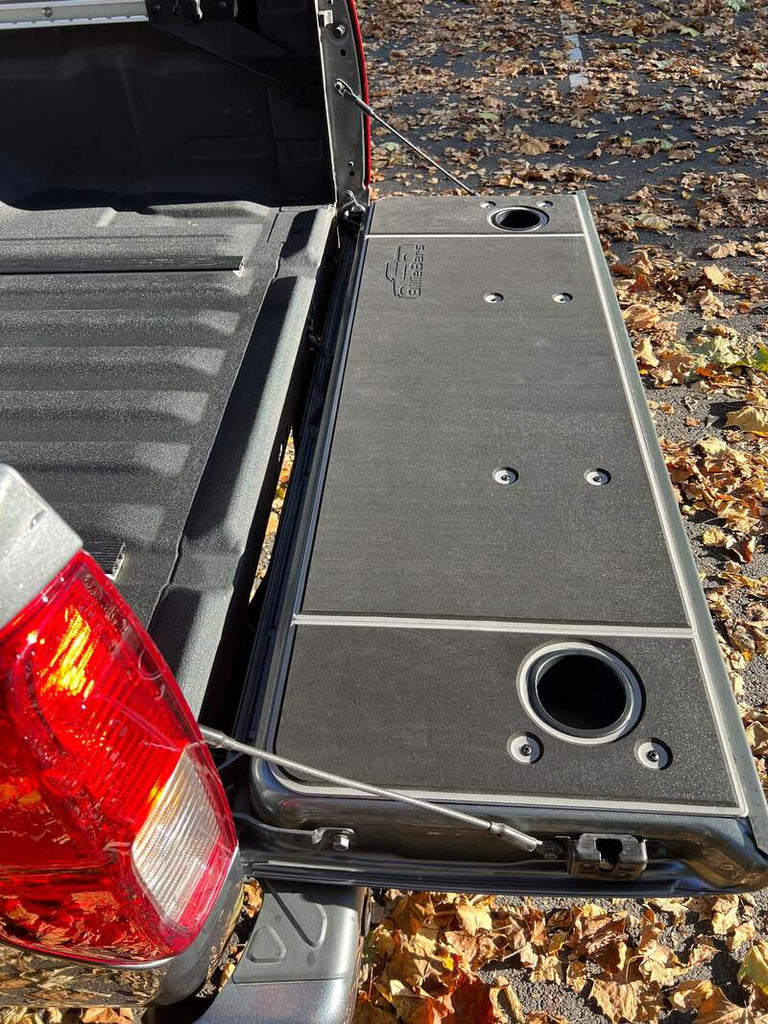 BillieBars Frontier Tailgate Cover Side View