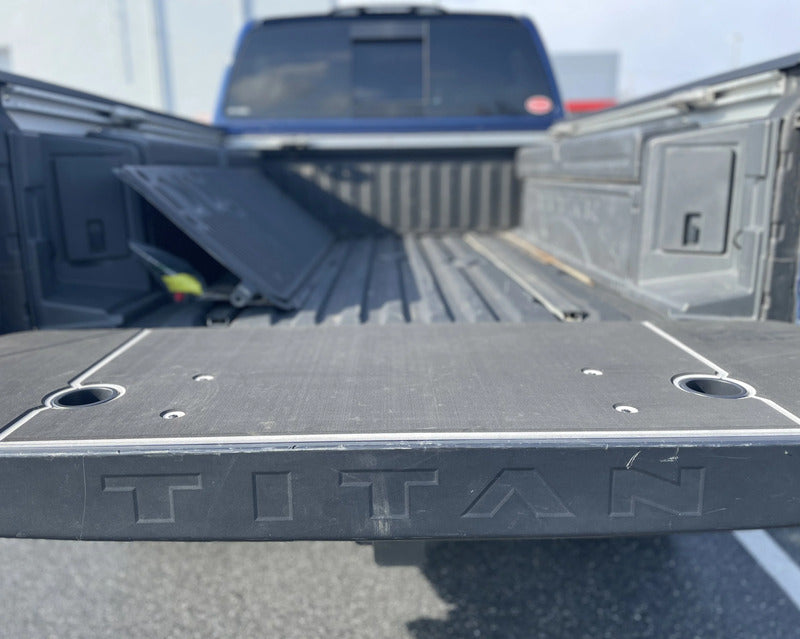 Front View Of The Billie Bars Tailgate Cover Installed On Nissan Titan