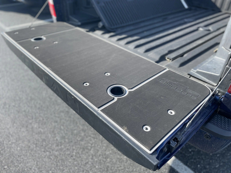 BillieBars Tailgate Cover Installed On Nissan Titan