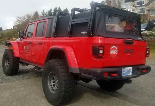 Jeep Gladiator With A Datin Fab Canvas Cage Rack