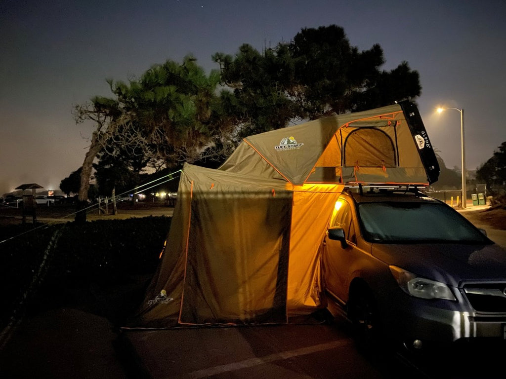 Picture showing the alpha 2 roof top tent with the awning 